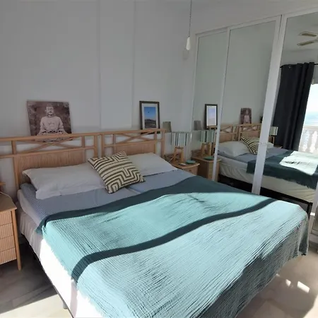 בית נופש Ladera Panorama 2 *